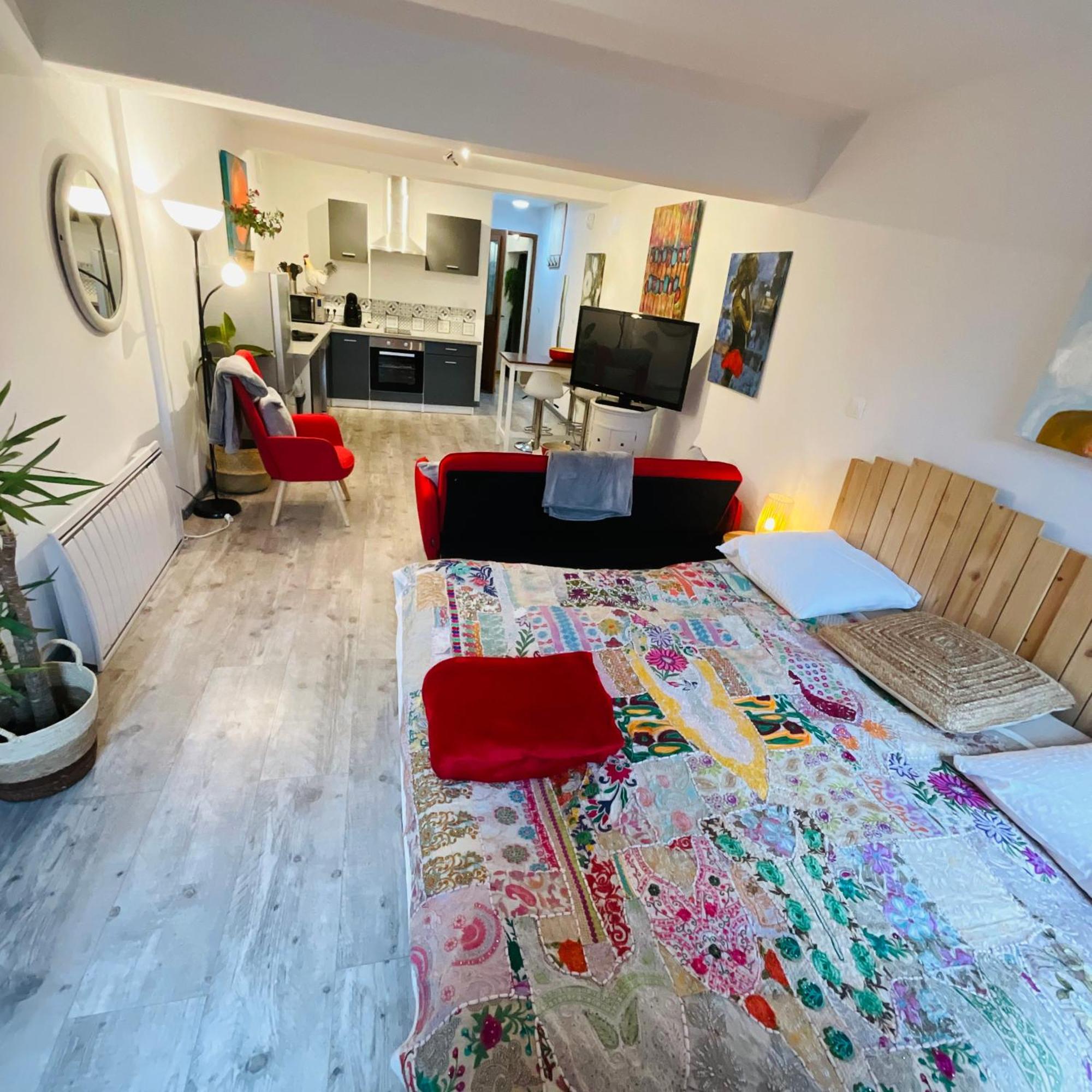 Hote Labyrinthe Sur La Place Chambres D, Hotes , Calme ,Netflix เมียร์พัวซ์ ภายนอก รูปภาพ
