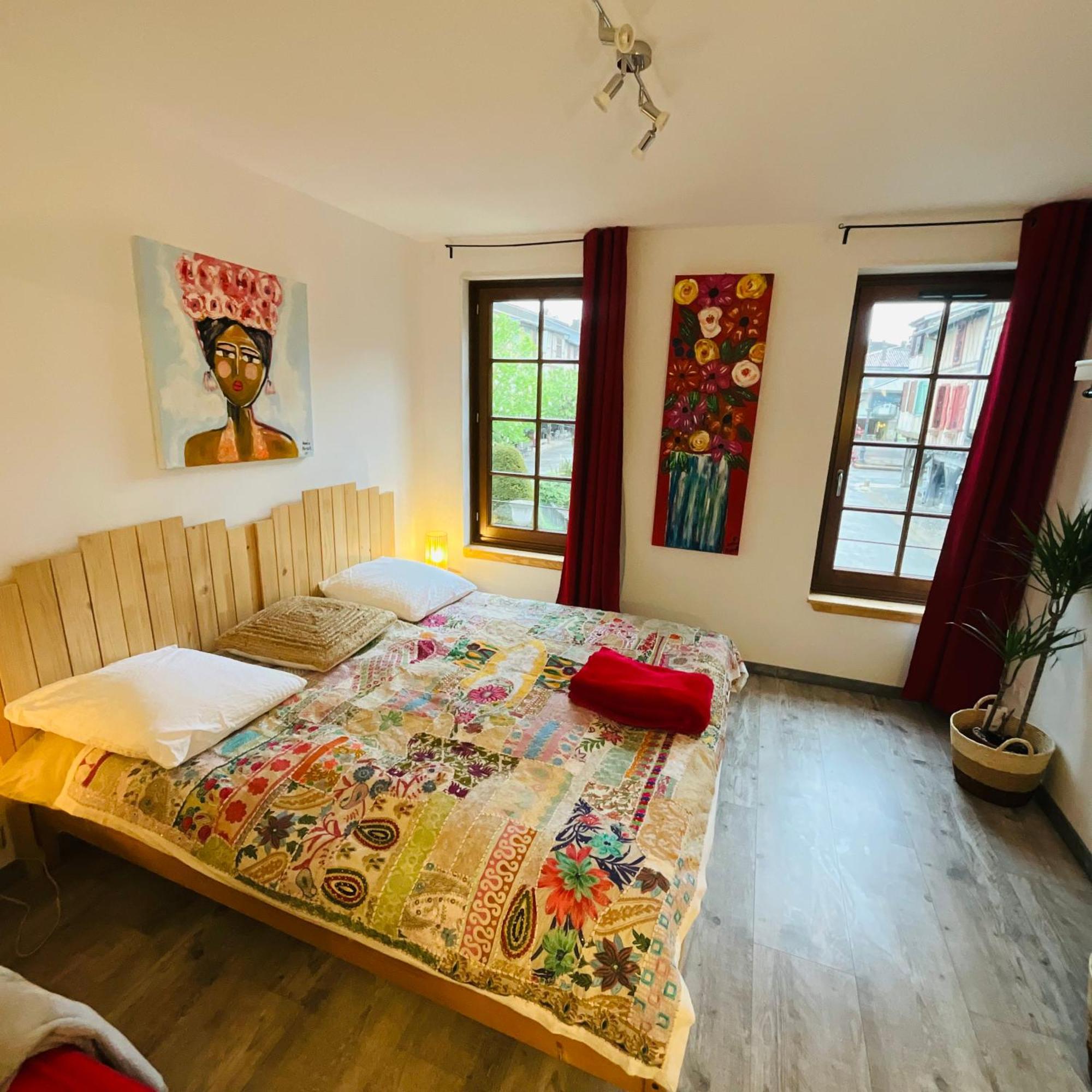 Hote Labyrinthe Sur La Place Chambres D, Hotes , Calme ,Netflix เมียร์พัวซ์ ภายนอก รูปภาพ